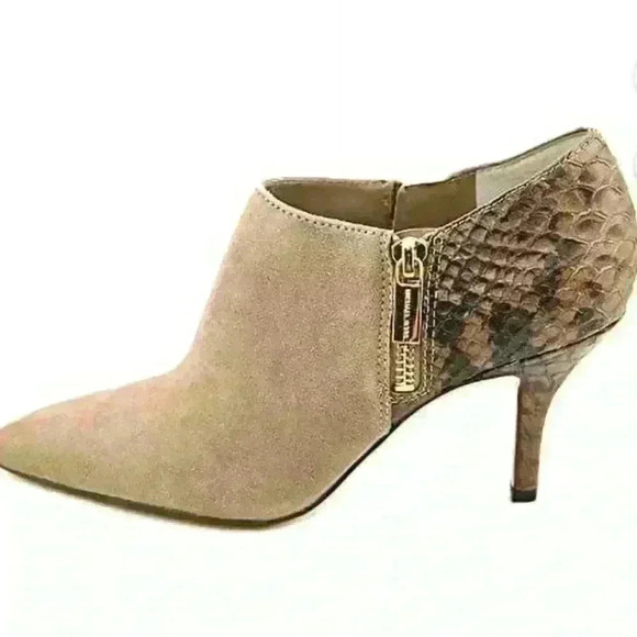 MICHAEL Michael Kors Women's Clara Mid Bootie size 9.5 - Picture 3 of 8